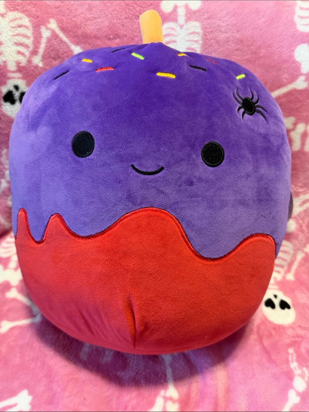 Halloween cupcake Squishmallow